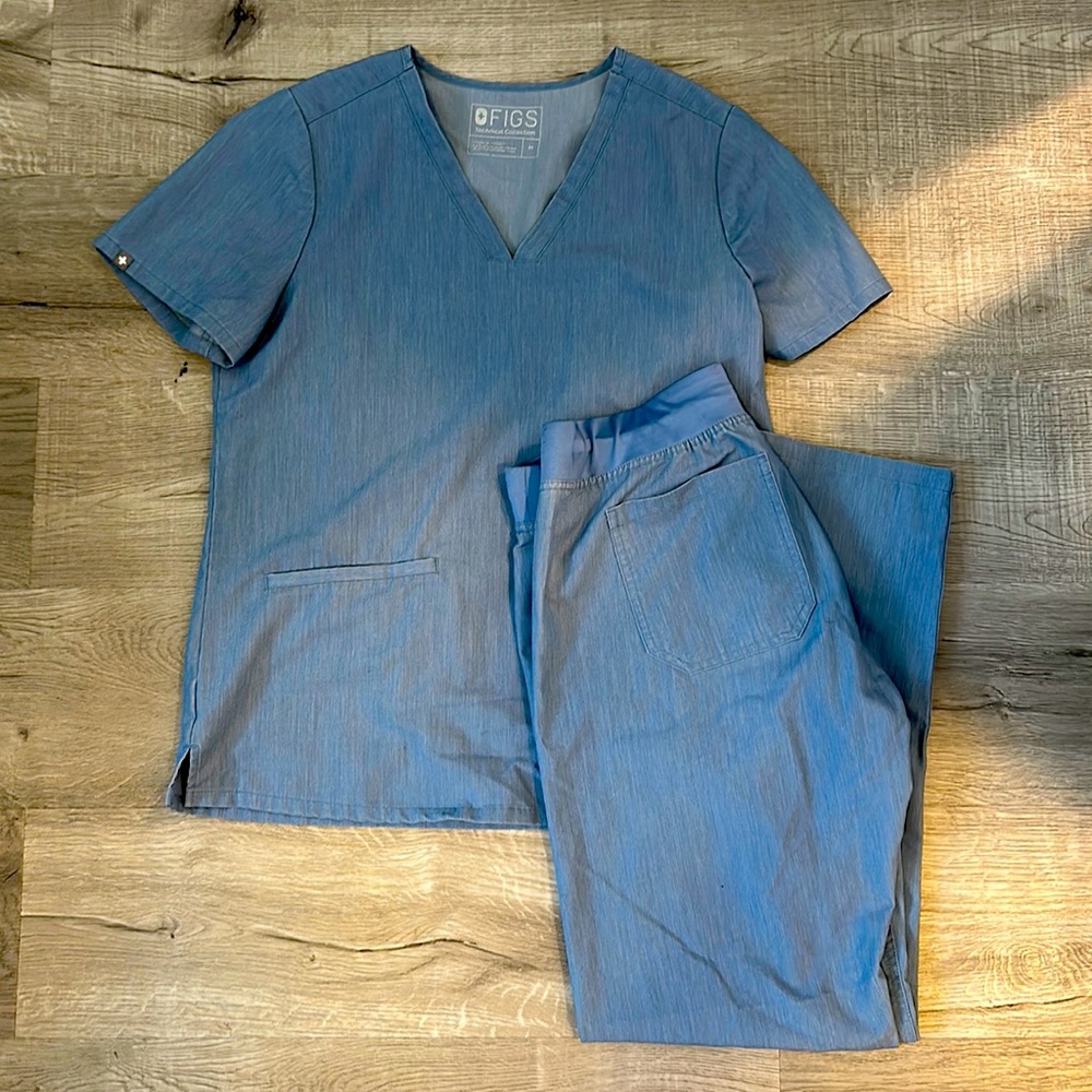FIGS Women’s Scrub Set Casma Top/ Livingston Pants Heather Indigo M